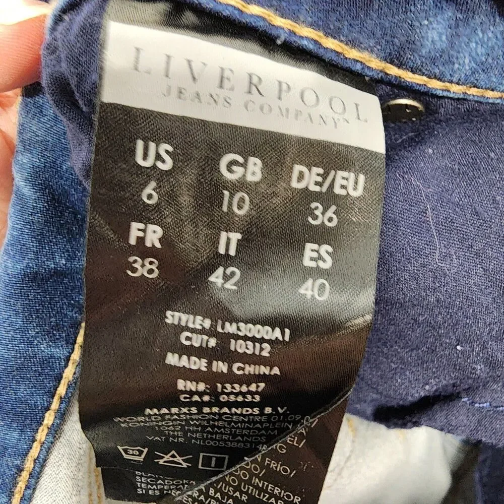 Liverpool Womens Straight Leg Jeans Size 6 28x32 Medium Wash Stretchy Soft Sadie